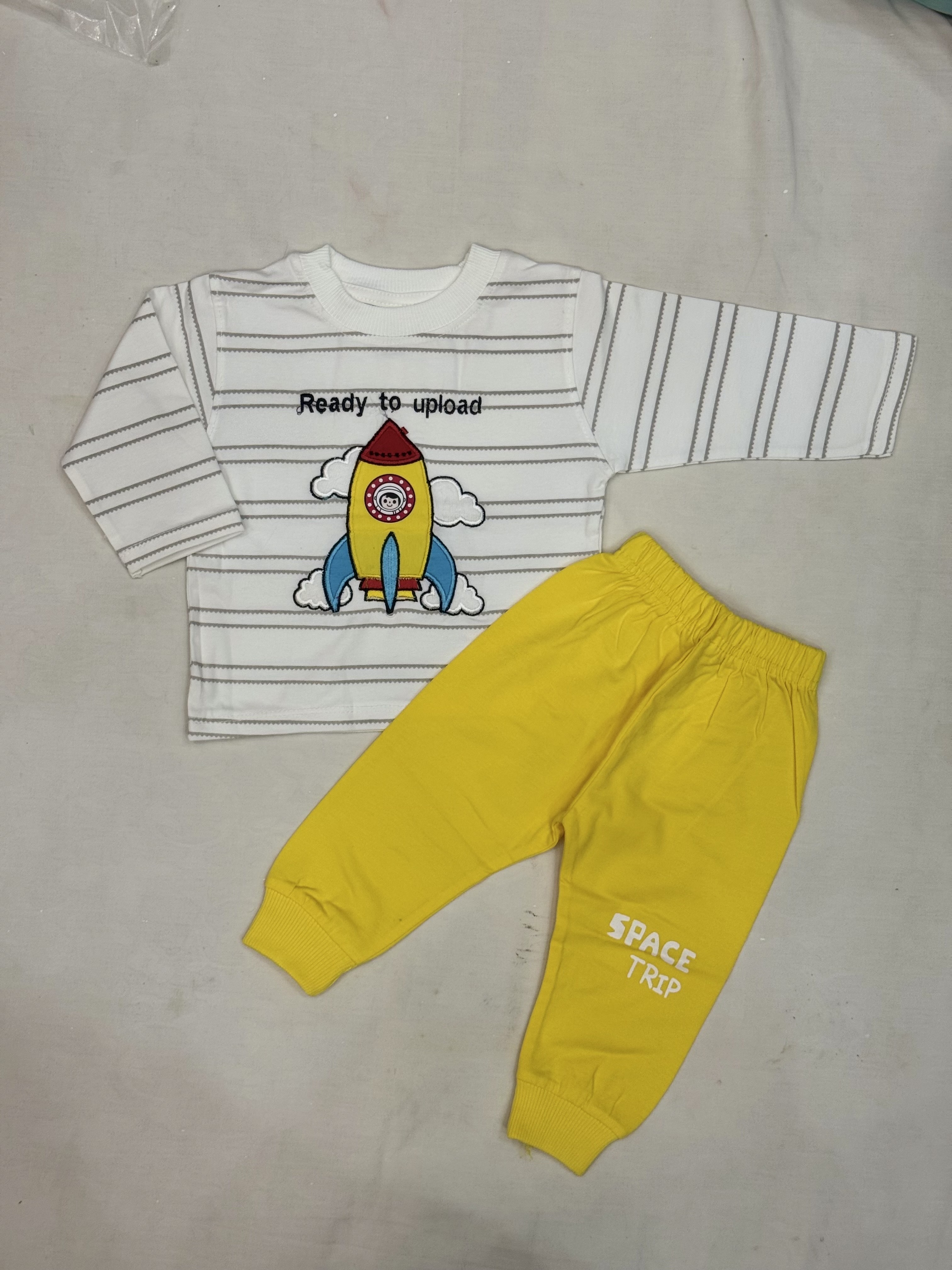 Boys Rocket Print Full Sleeve Sweatshirt & Jogger Set